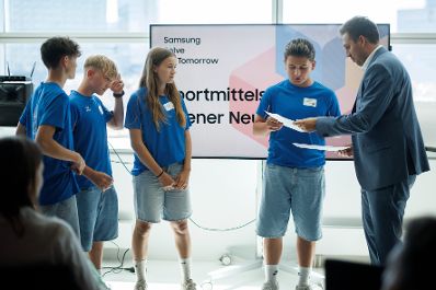 Am 24. Juni 2026 besuchte Staatssekret&auml;r Alexander Pr&ouml;ll das Solve For Tomorrow Lab.
