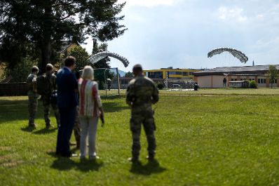 Am 1. Juli 2026 besuchte Staatssekret&auml;r Alexander Pr&ouml;ll gemeinsam mit Bundesministerin Klaudia Tanner die 7. J&auml;gerbrigade in Klagenfurt.