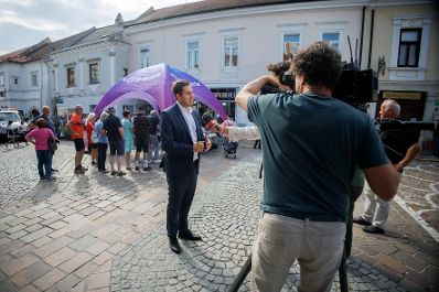 Am 3. Juli 2026 nahm Staatssekret&auml;r Alexander Pr&ouml;ll (m.) an der ID Austria Servicetour 2026 in Eisenstadt teil.