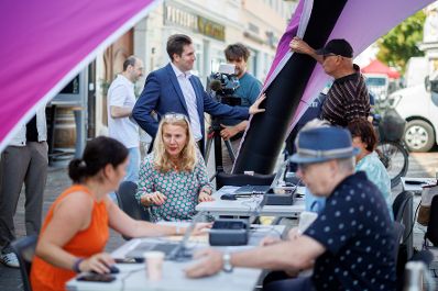 Am 3. Juli 2026 nahm Staatssekret&auml;r Alexander Pr&ouml;ll (m.l.) an der ID Austria Servicetour 2026 in Eisenstadt teil.