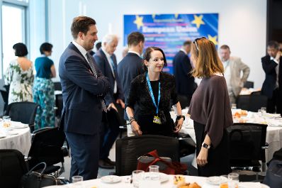 Am 6. Juli 2026 reiste Staatssekret&auml;r Alexander Pr&ouml;ll (l.) zu einem Arbeitsbesuch nach Genf. Im Bild bei der Veranstaltung &sbquo;Trust, Science and Resilience&lsquo;.