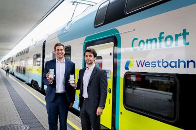 Am 9. Juli 2026 nahm Staatssekret&auml;r Alexander Pr&ouml;ll (l.) an einem Pressgespr&auml;ch mit der Westbahn teil.
