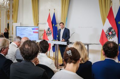 Am 14. Juli 2026 gab Staatssekret&auml;r Alexander Pr&ouml;ll (m.) eine Pressekonferenz anl&auml;sslich der Unterzeichnung des Pakts f&uuml;r Digitale Kompetenzen.