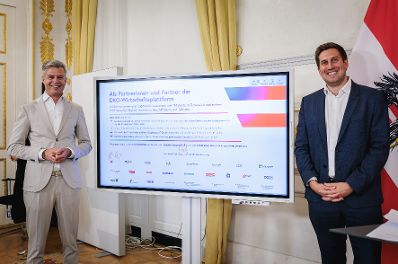 Am 14. Juli 2026 gab Staatssekret&auml;r Alexander Pr&ouml;ll (r.) eine Pressekonferenz anl&auml;sslich der Unterzeichnung des Pakts f&uuml;r Digitale Kompetenzen.