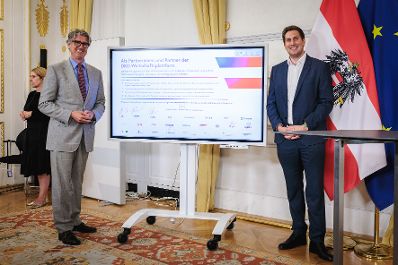 Am 14. Juli 2026 gab Staatssekret&auml;r Alexander Pr&ouml;ll (r.) eine Pressekonferenz anl&auml;sslich der Unterzeichnung des Pakts f&uuml;r Digitale Kompetenzen.