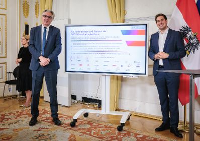 Am 14. Juli 2026 gab Staatssekret&auml;r Alexander Pr&ouml;ll (r.) eine Pressekonferenz anl&auml;sslich der Unterzeichnung des Pakts f&uuml;r Digitale Kompetenzen.