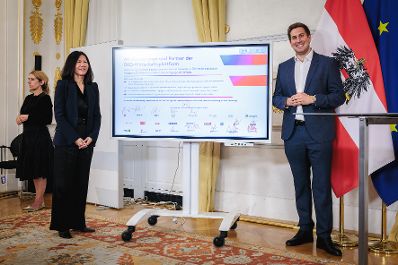 Am 14. Juli 2026 gab Staatssekret&auml;r Alexander Pr&ouml;ll (r.) eine Pressekonferenz anl&auml;sslich der Unterzeichnung des Pakts f&uuml;r Digitale Kompetenzen.
