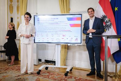 Am 14. Juli 2026 gab Staatssekret&auml;r Alexander Pr&ouml;ll (r.) eine Pressekonferenz anl&auml;sslich der Unterzeichnung des Pakts f&uuml;r Digitale Kompetenzen.