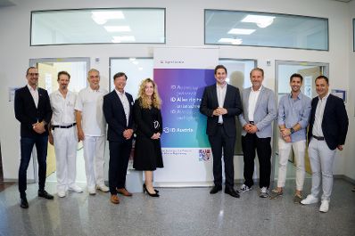 Am 15. Juli 2026 nahm Staatssekret&auml;r Alexander Pr&ouml;ll an der ID Austria Servicetour 2026 in der Rehaklinik Laab im Walde teil.
