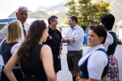 Am 25. Juli 2026 nahm Staatssekret&auml;r Alexander Pr&ouml;ll (m.r.) an der ID Austria Servicetour 2026 beim Egelseefest in Salzburg teil.