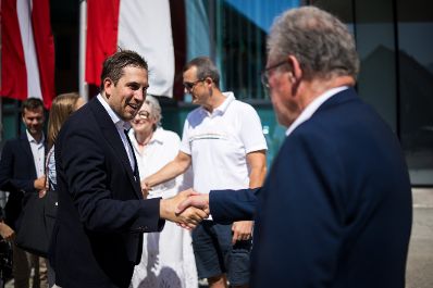 Am 30. Juli 2026 nahm Staatssekret&auml;r Alexander Pr&ouml;ll (im Bild) an der ID Austria Servicetour 2026 in N&uuml;ziders teil.