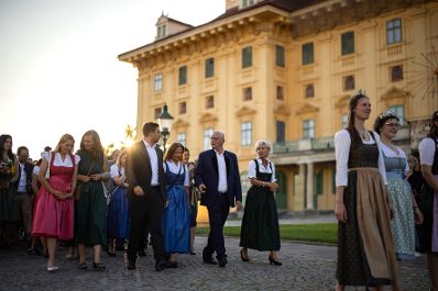 Am 19. August 2026 besuchte Staatssekret&auml;r Alexander Pr&ouml;ll (m.l.) im Rahmen seines Bundesl&auml;ndertages im Burgenland, die &bdquo;Wein und Genusstage 2026&ldquo; in Eisenstadt.