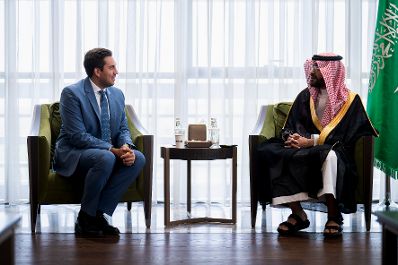 Am 31. August 2026 reise Staatssekret&auml;r Alexander Pr&ouml;ll (l.) zu einem Arbeitsbesuch nach Riad. Im Bild mit dem saudi-arabischen Deputy Minister of International Relations at Ministry of Investment Abdulmajeed Albadrani (r.).