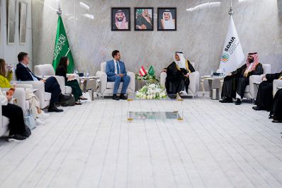 Am 31. August 2026 reise Staatssekret&auml;r Alexander Pr&ouml;ll (l.) zu einem Arbeitsbesuch nach Riad. Im Bild mit Abdullah bin Sharaf Alghamdi (r.), Pr&auml;sident der saudi-arabischen Beh&ouml;rde f&uuml;r Daten und k&uuml;nstliche Intelligenz .