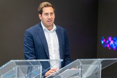 Am 7. September 2026 pr&auml;sentierte Staatssekret&auml;r Alexander Pr&ouml;ll (im Bild) gemeinsam mit Microsoft &Ouml;sterreich General Manager Hermann Erlach und dem Leiter des Wirtschaftsforschungsinstituts Economica Christian Helmenstein eine Studie zum KI-Potenzial &Ouml;sterreichs.