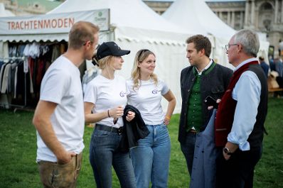 Am 12. September 2026 nahm Staatssekret&auml;r Alexander Pr&ouml;ll (im Bild) am ernte.dank.festival am Wiener Heldenplatz teil.