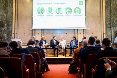 Am 8. Oktober 2026 hielt Staatssekret&auml;r Alexander Pr&ouml;ll (3.v.l.) eine Keynote bei der Taskforce KI in der Industriellenvereinigung.