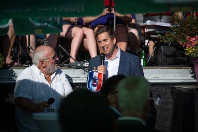 Am 14. August 2026 nahm Staatssekret&auml;r Alexander Pr&ouml;ll (r.) an der Er&ouml;ffnung des Zwiebelfestes 2026 in Laa an der Thaya teil.