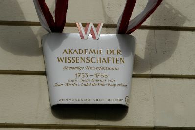 H&auml;usertafel an der Akademie der Wissenschaften. Schlagworte: Beschriftung, Metalltafel, Schild
