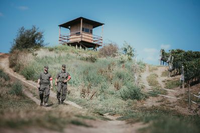 Grenzraum&uuml;berwachung/Assistenzeinsatz durch Milizsoldaten des &Ouml;sterreichischen Bundesheeres. Schlagw&ouml;rter: Sicherheit, &Uuml;berwachung, Grenze, Kontrolle, Milizsoldaten, Bundesheer, Rat f&uuml;r Ausw&auml;rtige Angelegenheiten, FAC, Rat f&uuml;r Justiz und Inneres, JHA