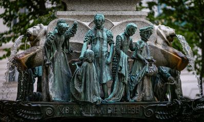Wien, Architektur, Karl-Borrom&auml;us-Brunnen, Freiplastik, Jugendstil, Josef Engelhart, Josef Plecnik