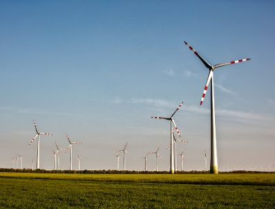 Windkraftanlagen in Betrieb. Schlagw&ouml;rter: Windkraftanlagen, Wind, Energie, Technik, Strom, Nachhaltigkeit, Rat f&uuml;r Verkehr, Telekommunikation und Energie, TTE