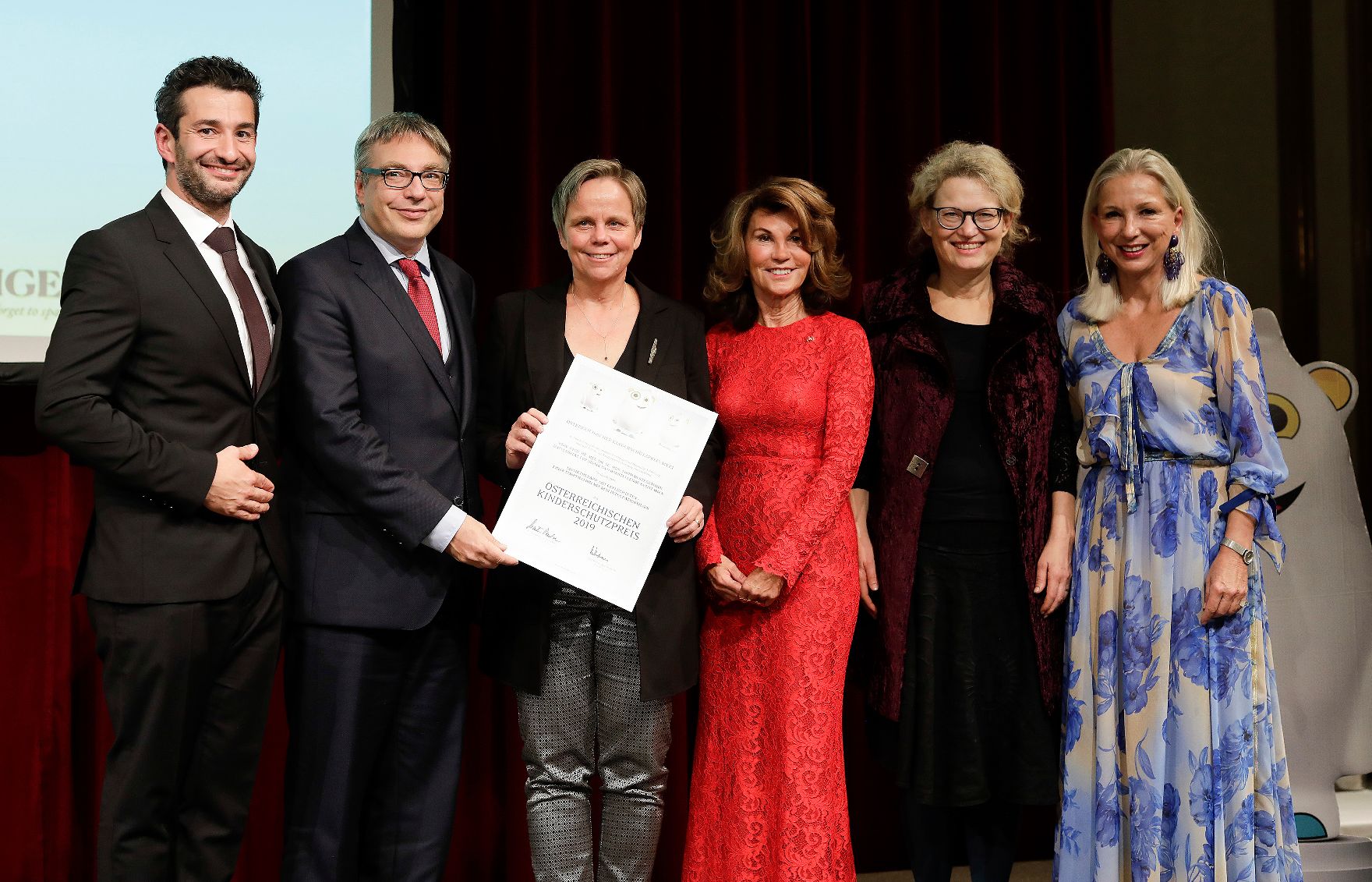 Am 15. Oktober 2019 nahm Bundeskanzlerin Brigitte Bierlein an der Myki Gala teil.