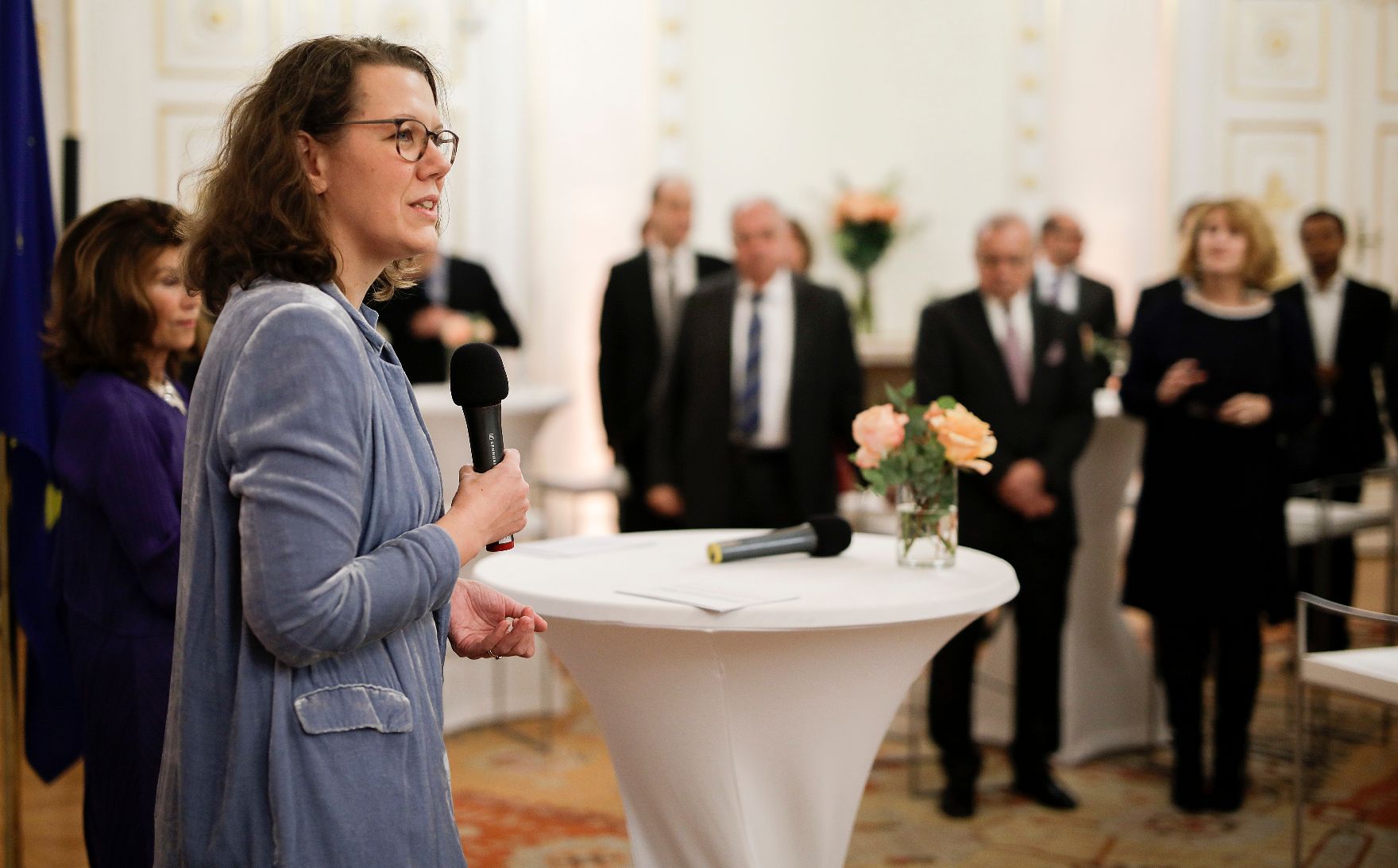Am 26. November 2019 lud Bundeskanzlerin Brigitte Bierlein gemeinsam mit Bundesministerin Iris Rauskala (l.) zum Wissenschaftsdialog im Bundeskanzleramt ein.