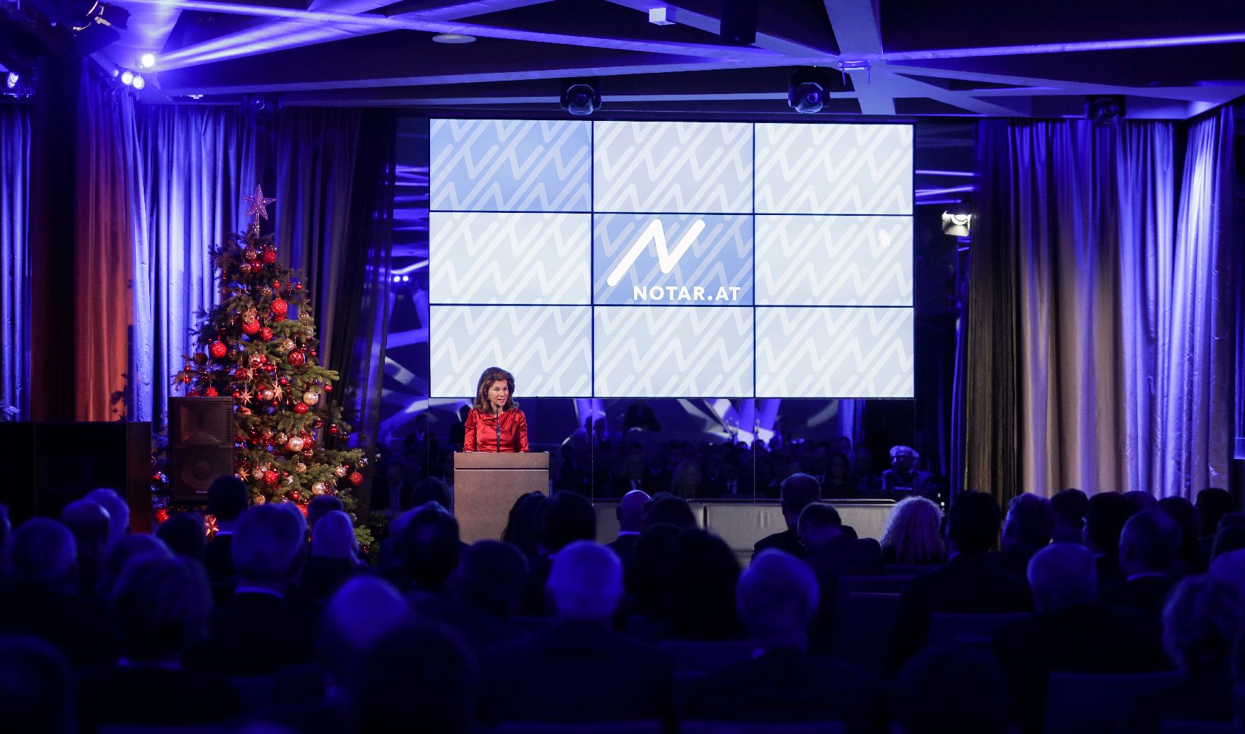 Am 27. November 2019 nahm Bundeskanzlerin Brigitte Bierlein (im Bild) an der Einführung des neuen Notariatskammer Präsidenten Michael Umfahrer teil.