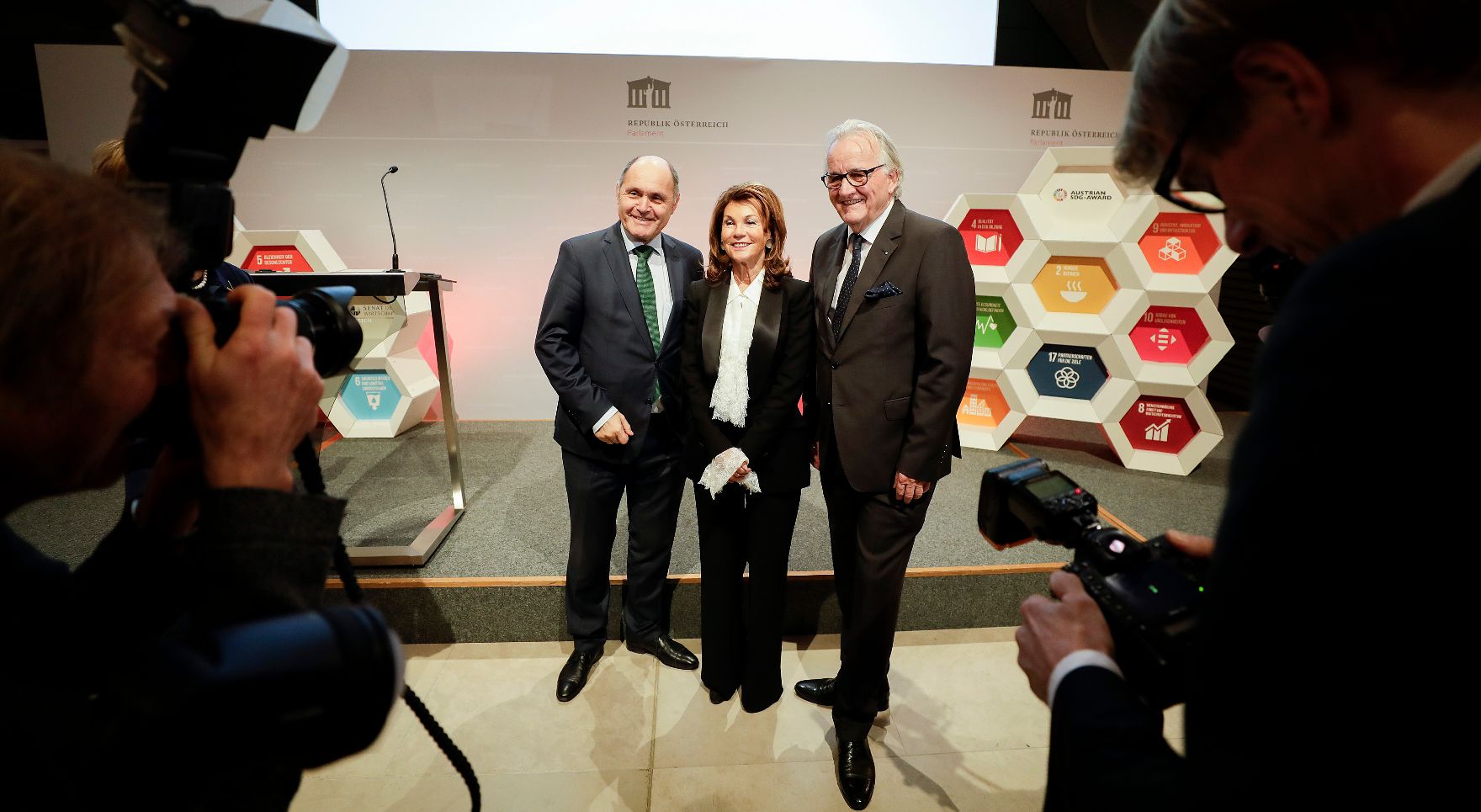 Am 4. Dezember 2019 nahm Bundeskanzler Brigitte Bierlein am Austrian SDG Award teil.