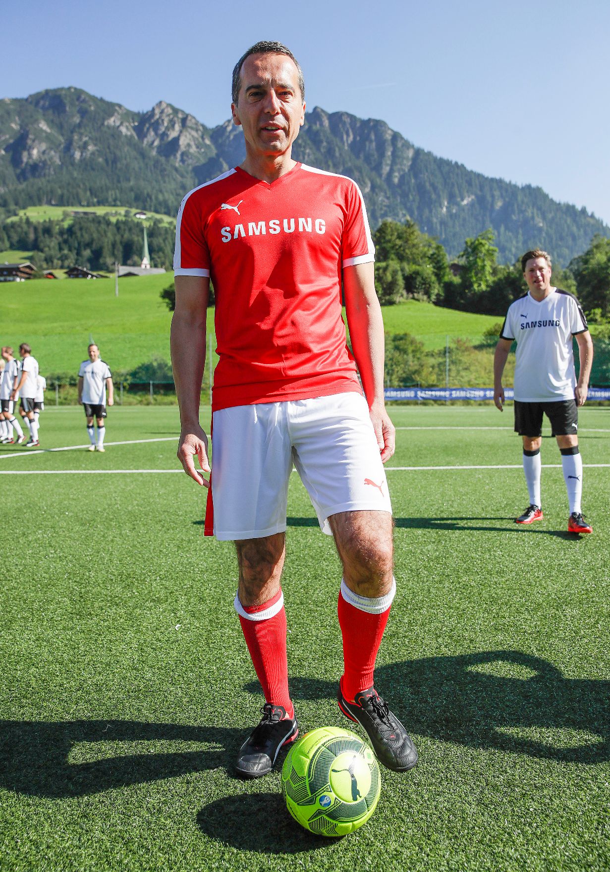 Am 29. August 2017 nahm Bundeskanzler Christian Kern (im Bild) am. Europäischen Forum Alpbach teil. Im Bild beim Charity Soccer Match.