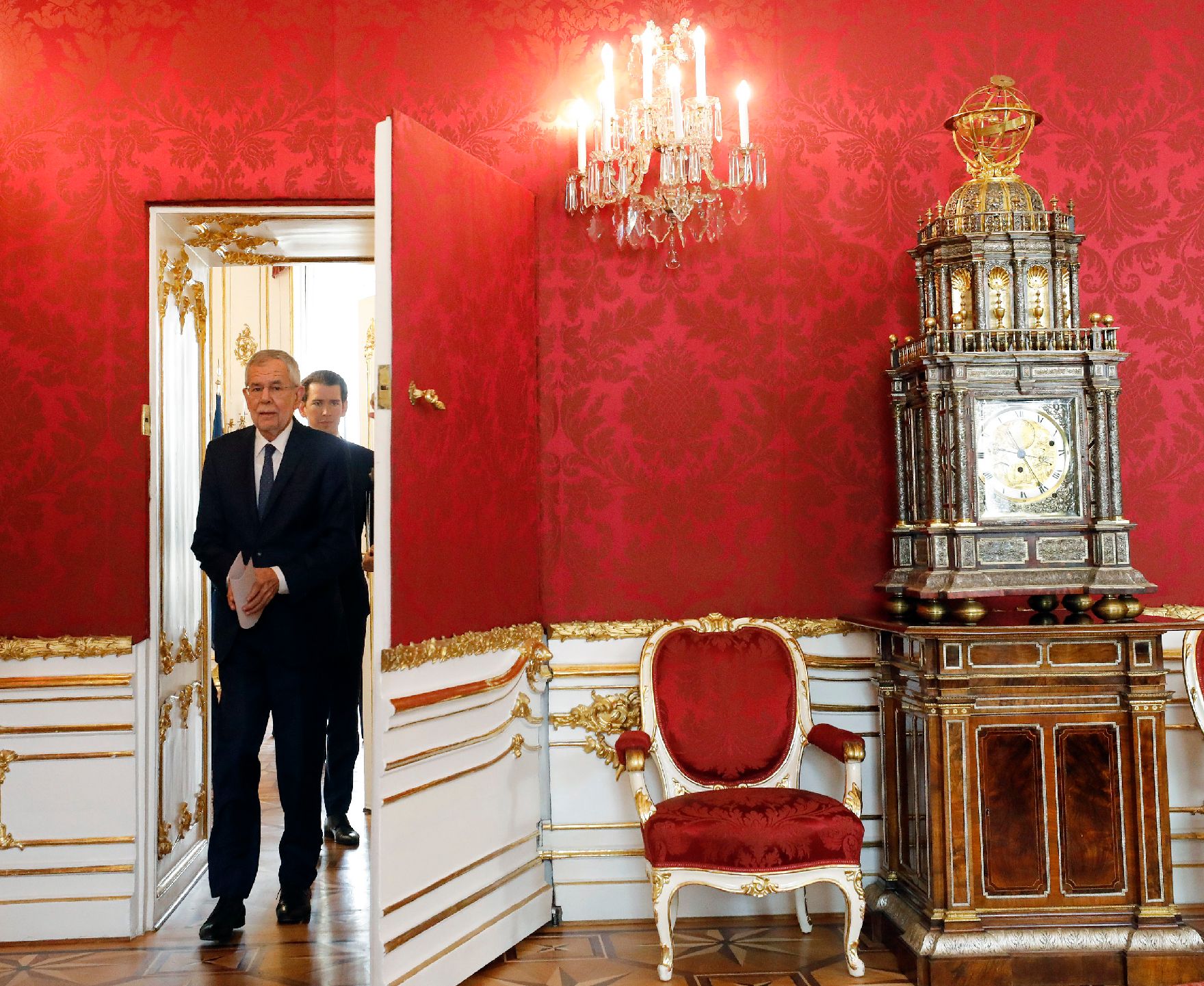 Am 21. Mai 2019 traf Bundeskanzler Sebastian Kurz (r.) den Bundespräsidenten Alexander Van der Bellen (l.) zu einem Gespräch.