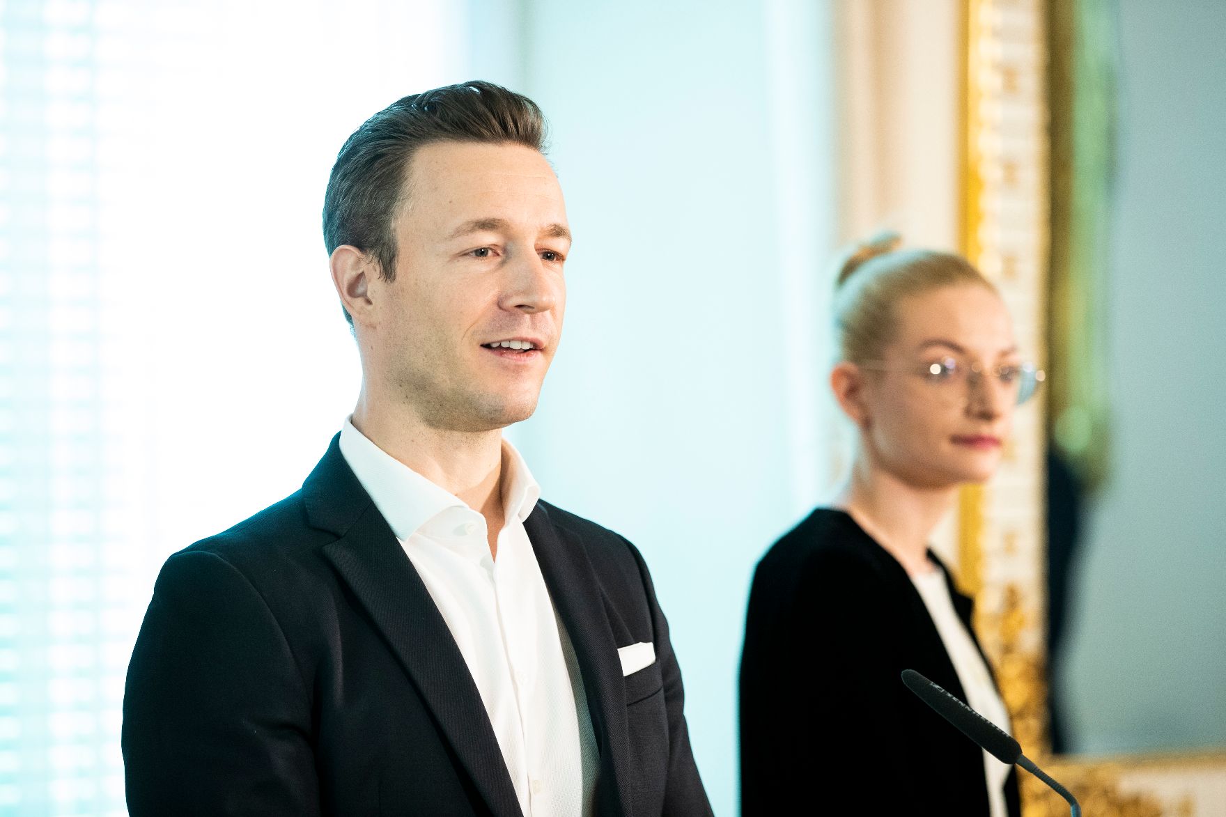 Am 28. März 2019 fand eine Pressekonferenz zum Thema "Die Bundesmuseen ab 2020" im Bundeskanzleramt statt. Im Bild Bundesminister Gernot Blümel (l.).