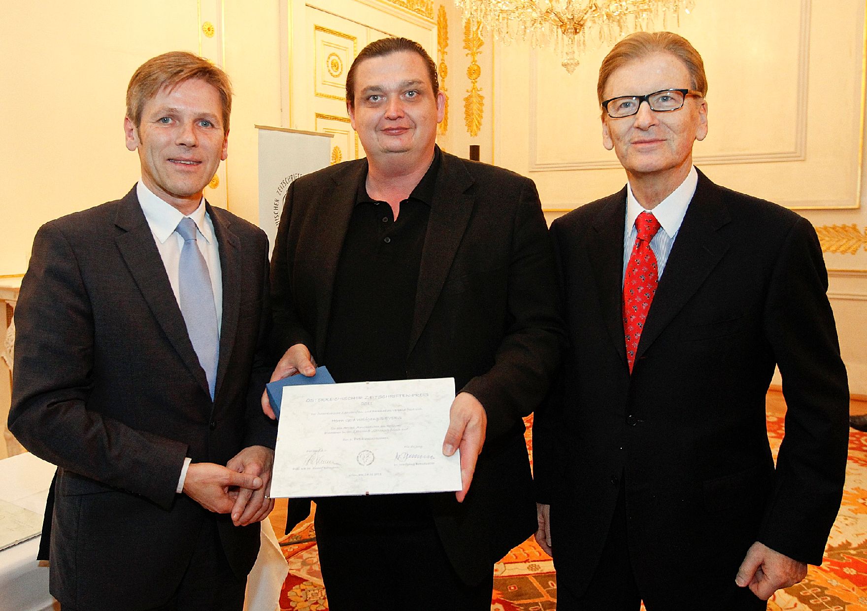 Am 24. November 2011 verlieh Staatssekretär Josef Ostermayer den "Österreichischen Zeitschriften-Preis 2011" im Bundeskanzleramt.
