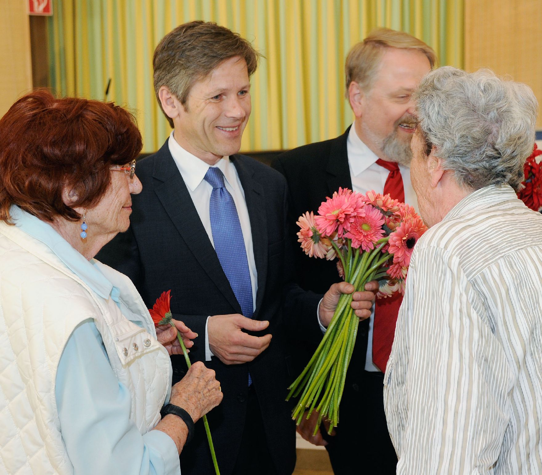 Am 26. April 2012 besuchte Staatssekretär Josef Ostermayer das Pensionistenwohnhaus Trazerberg.