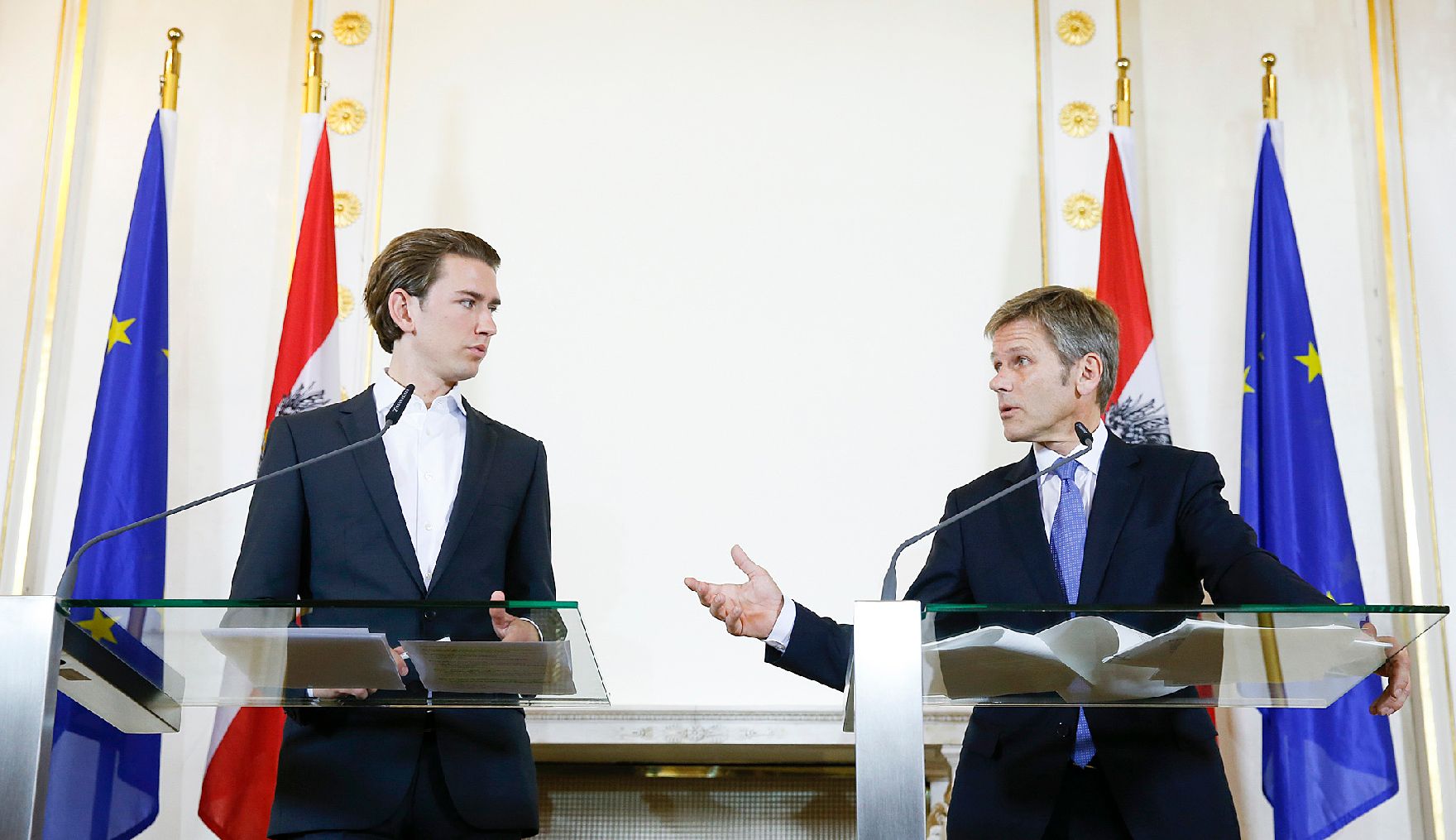 Am 2. Oktober 2014 gab Kanzleramtsminister Josef Ostermayer (r.) gemeinsam mit Integrationsminister Sebastian Kurz (l.) eine Pressekonferenz zum Thema "Novelle des Islamgesetzes".