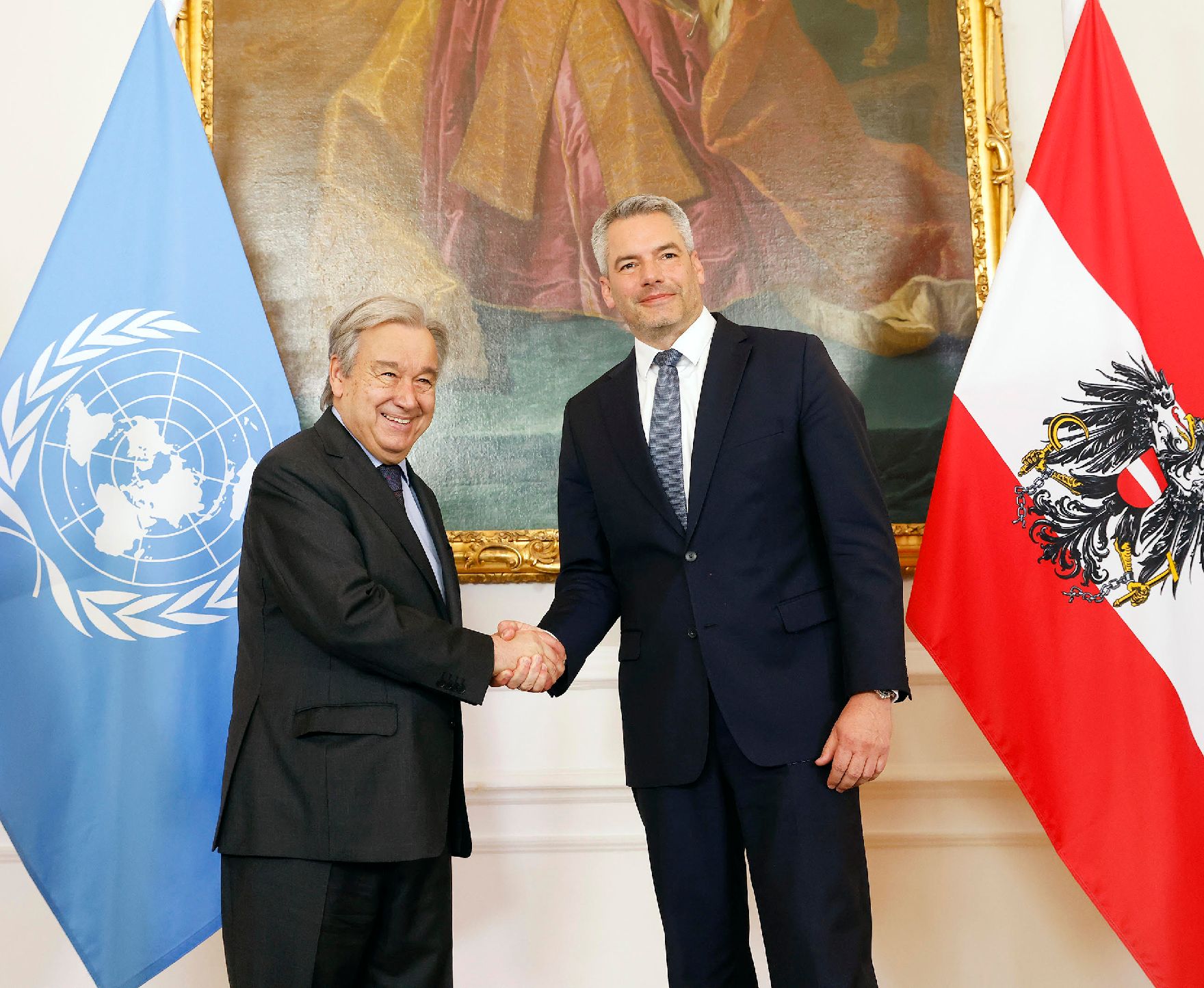 Am 11. Mai 2022 empfing Bundeskanzler Karl Nehammer (r.) den UN Generalsekretär Antonio Guterres (l.).