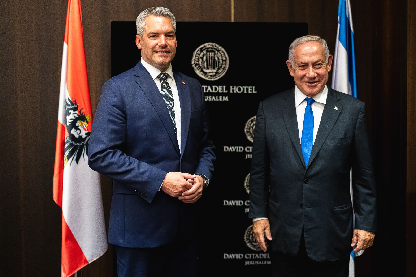 Am 12. Juli 2022 traf Bundeskanzler Karl Nehammer (l.) den ehemaligen israelischen Premierminister Benjamin Netanyahu (r.).