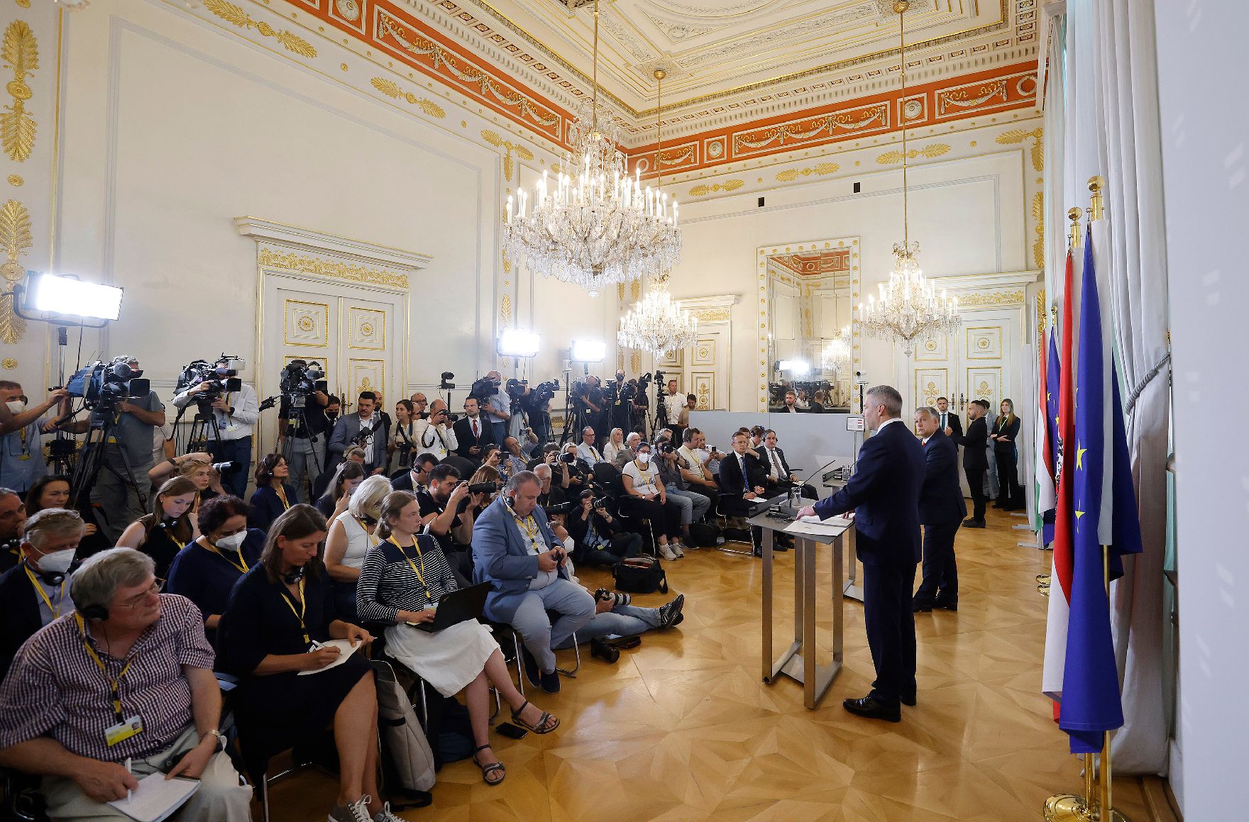 Am 28. Juli 2022 empfing Bundeskanzler Karl Nehammer den ungarischen Ministerpräsident Viktor Orban. Im Bild bei einem gemeinsamen Pressestatement.