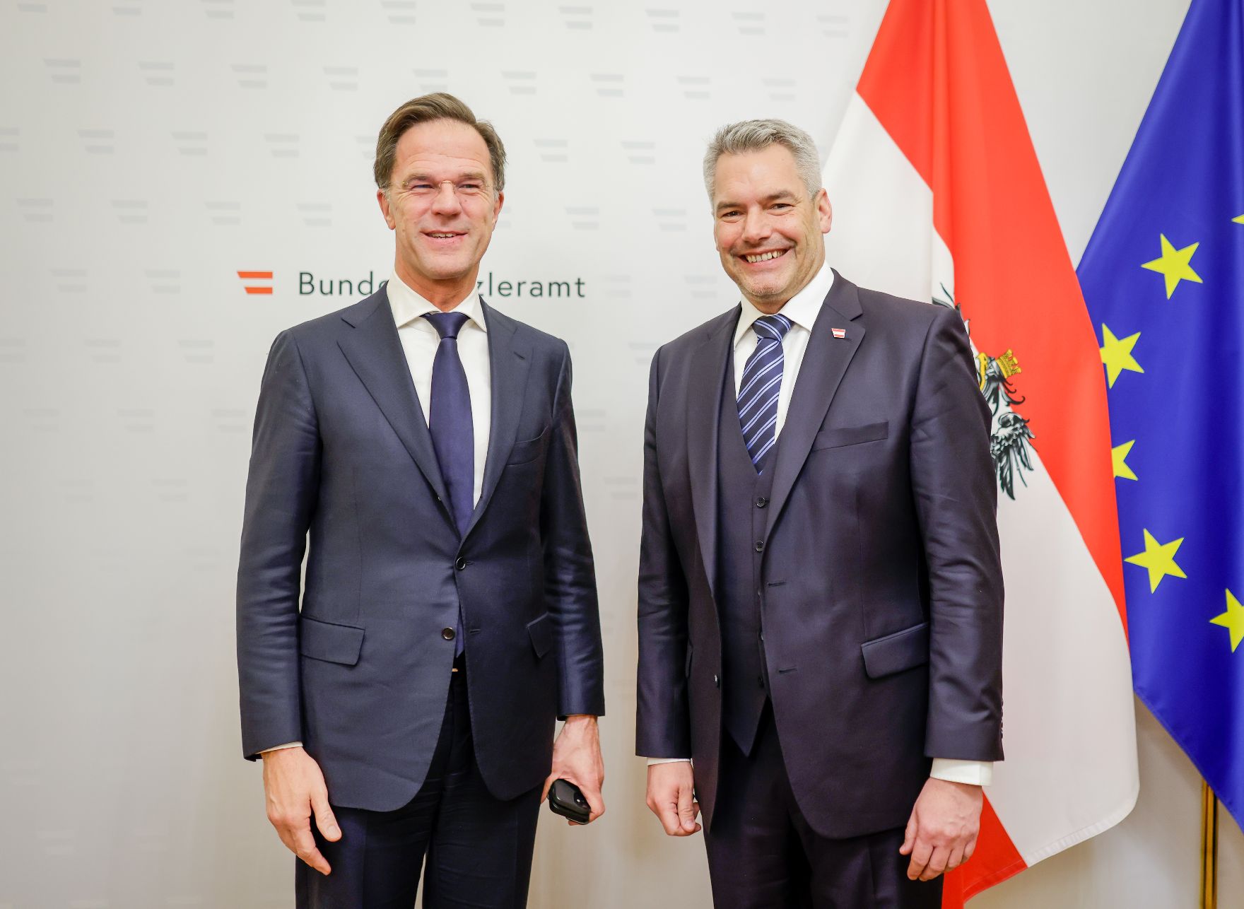 Am 26. Jänner 2023 empfing Bundeskanzler Karl Nehammer (r.) den niederländischen Premierminister Mark Rutte (l.) zu einem Gespräch im Bundeskanzleramt.