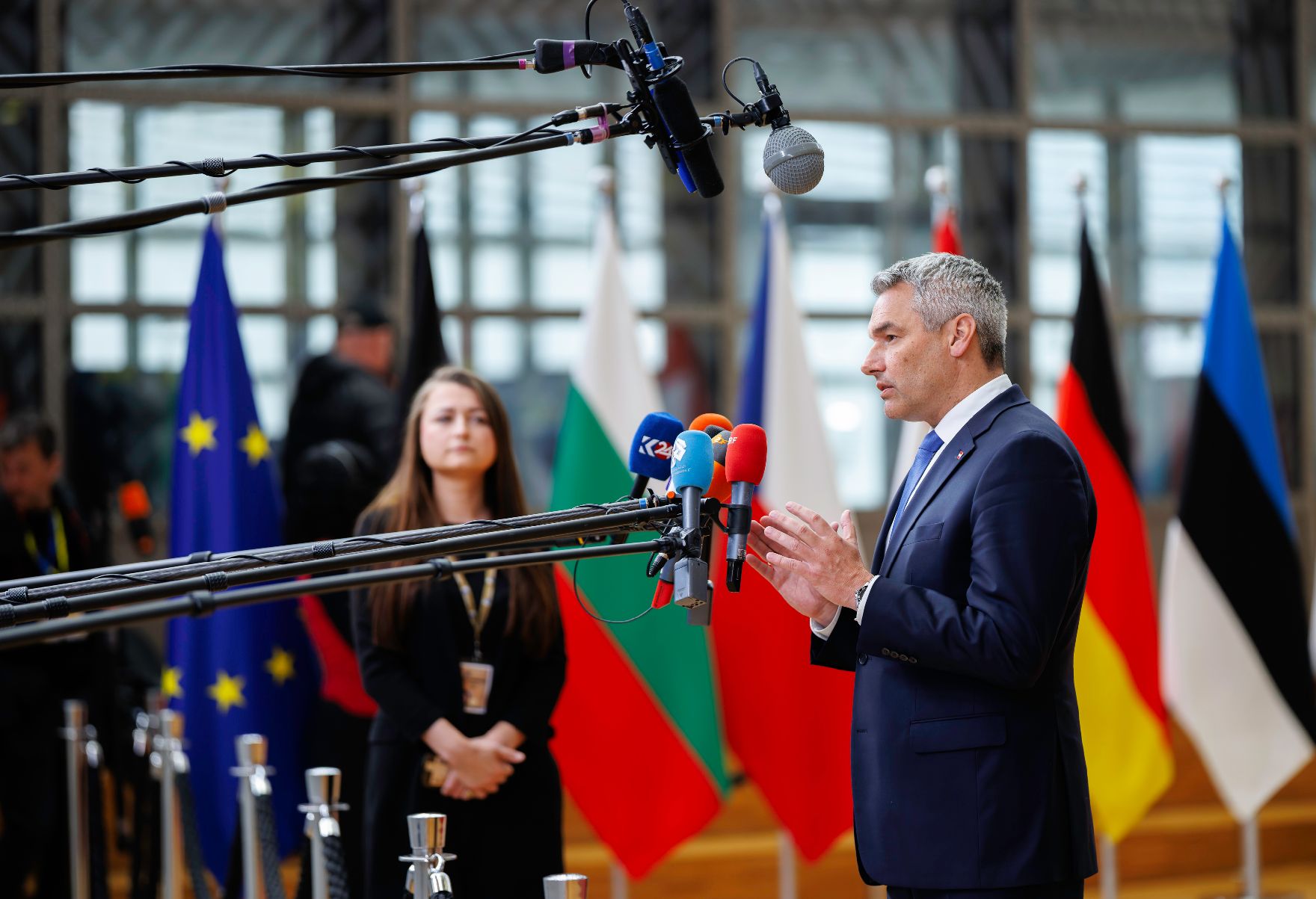 Am 17. April 2024 nahm Bundeskanzler Karl Nehammer am mehrtägige EU-Sondergipfel der Staats- und Regierungschefs teil. Im Bild beim Doorstep.