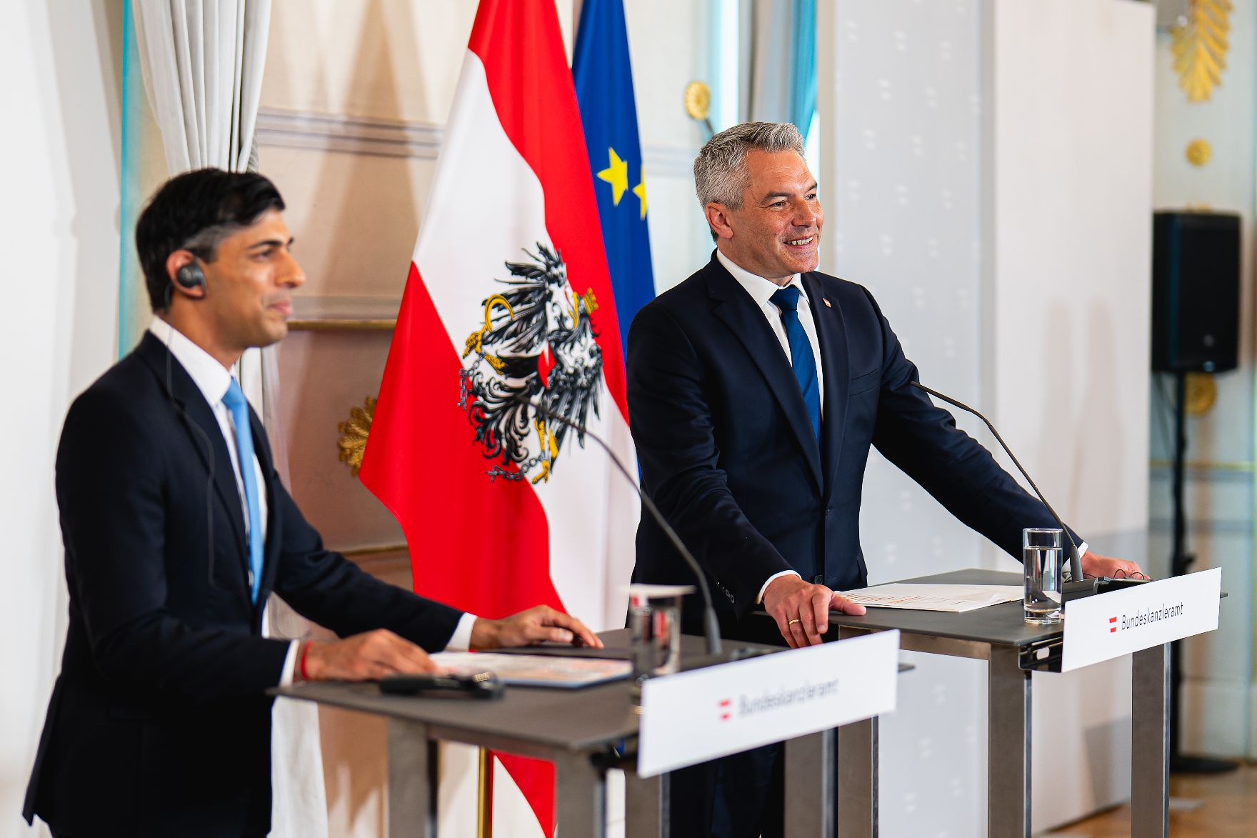 Am 21. Mai 2024 empfing Bundeskanzler Karl Nehammer (r.) den Premierminister des Vereinigten Königreichs Rishi Sunak (l.) zu einem Arbeitsgespräch im Bundeskanzleramt. Im Bild bei einer anschließenden Pressekonferenz.