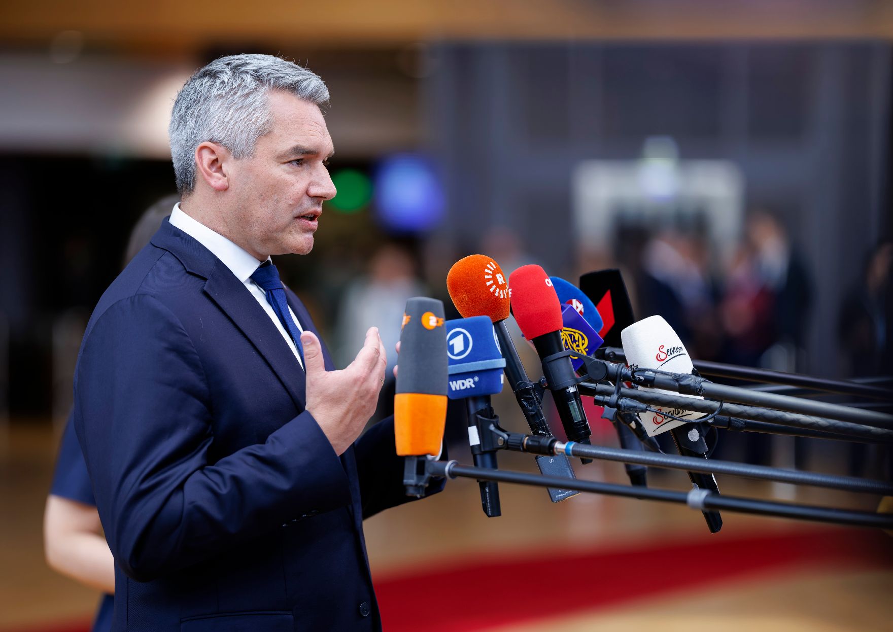 Am 27. Juni 2024 nahm Bundeskanzler Karl Nehammer (im Bild) an dem Treffen der EU-Staats- und Regierungschefs in Brüssel teil. Im Bild beim Doorstep.