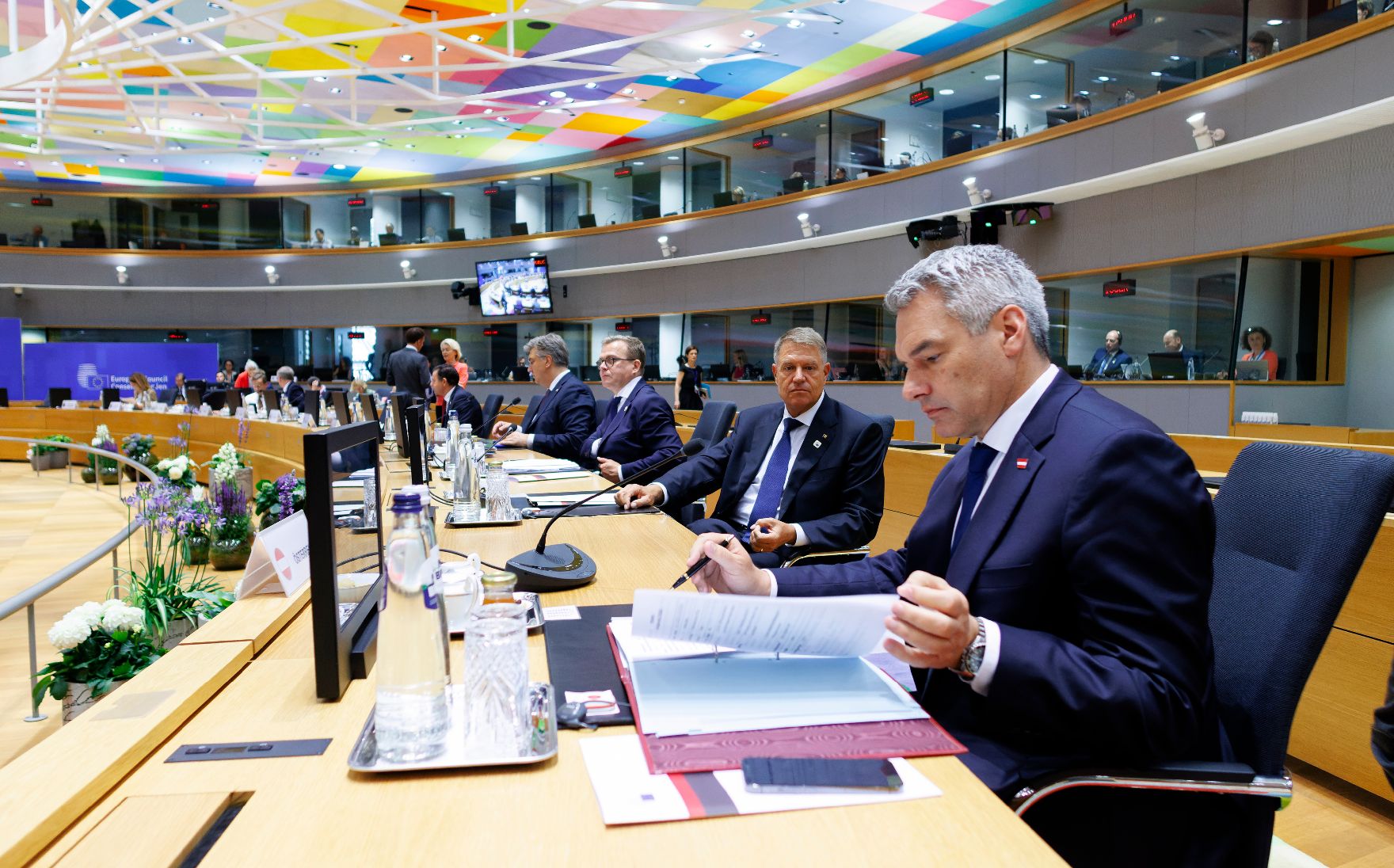 Am 27. Juni 2024 nahm Bundeskanzler Karl Nehammer (r.) an dem Treffen der EU-Staats- und Regierungschefs in Brüssel teil.