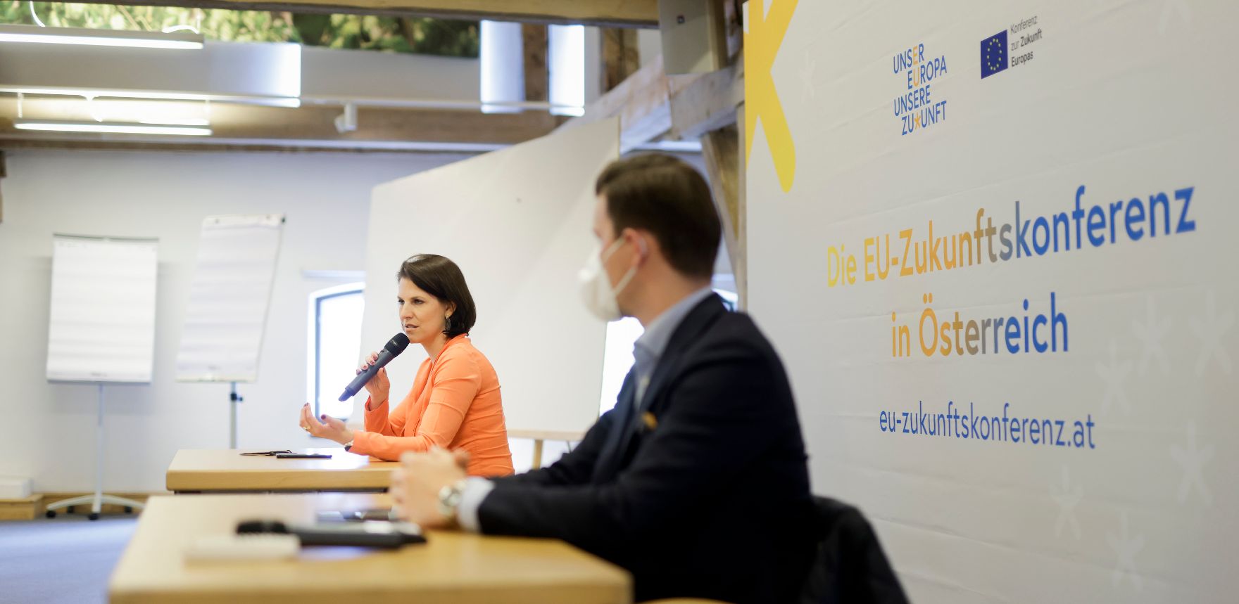 Am 28. Mai 2021 nahm Bundesministerin Karoline Edtstadler (l.) im Rahmen ihres Bundesländertags in Salzburg an der EU-Zukunftskonferenz in Österreich teil.