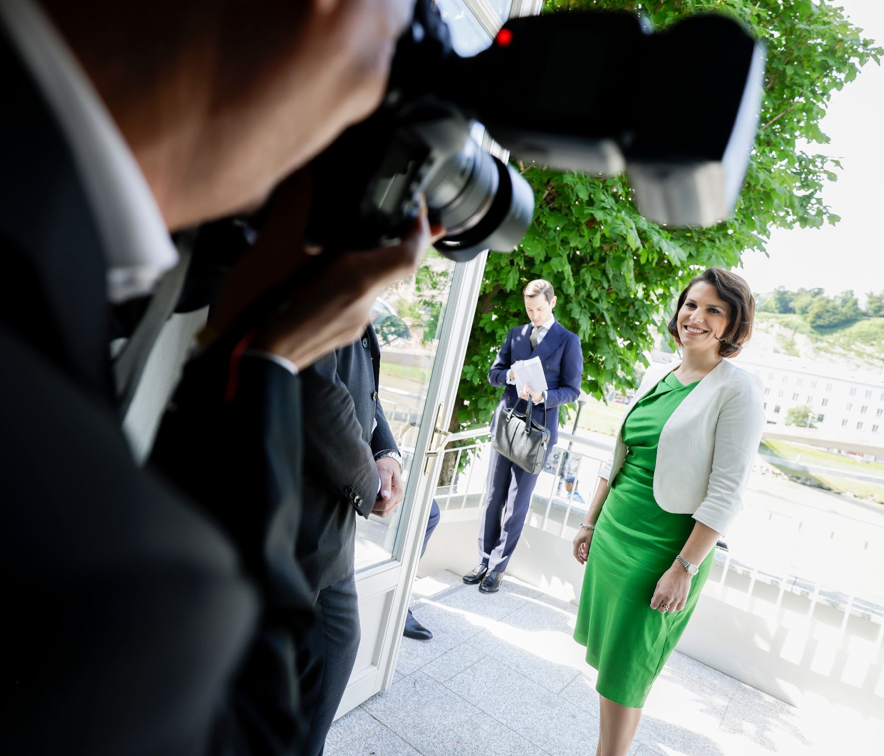 Am 25. Juli 2021 besuchte Bundesministerin Karoline Edtstadler (im Bild) im Rahmen ihres Bundesländertags in Salzburg die Salzburger Festspiele.