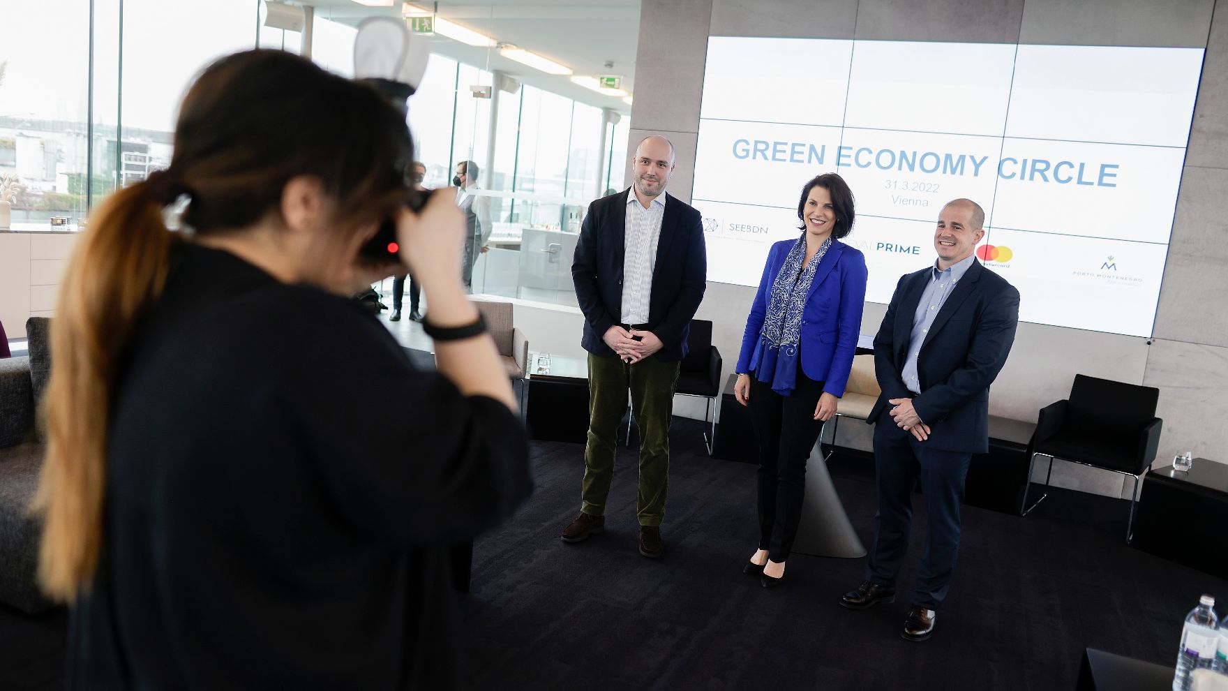 Am 31. März 2022 nahm Bundesministerin Karoline Edtstadler (m.) am Green Economy Circle 2022 teil.