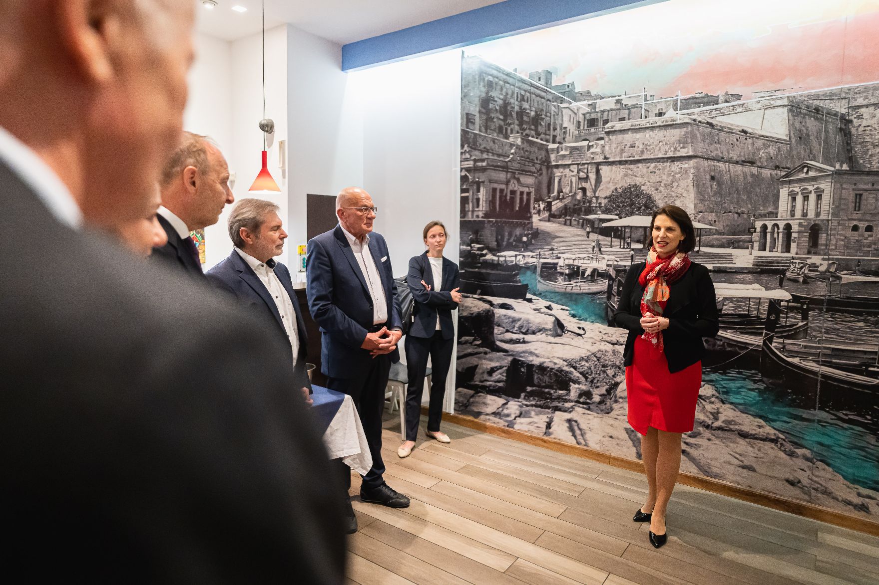 Am 1. Mai 2022 reiste Bundesministerin Karoline Edtstadler zu einem Arbeitsbesuch nach Valletta. Im Bild beim Abendempfang zum Thema „Refocus Austria“ mit der Austrian Business Community.