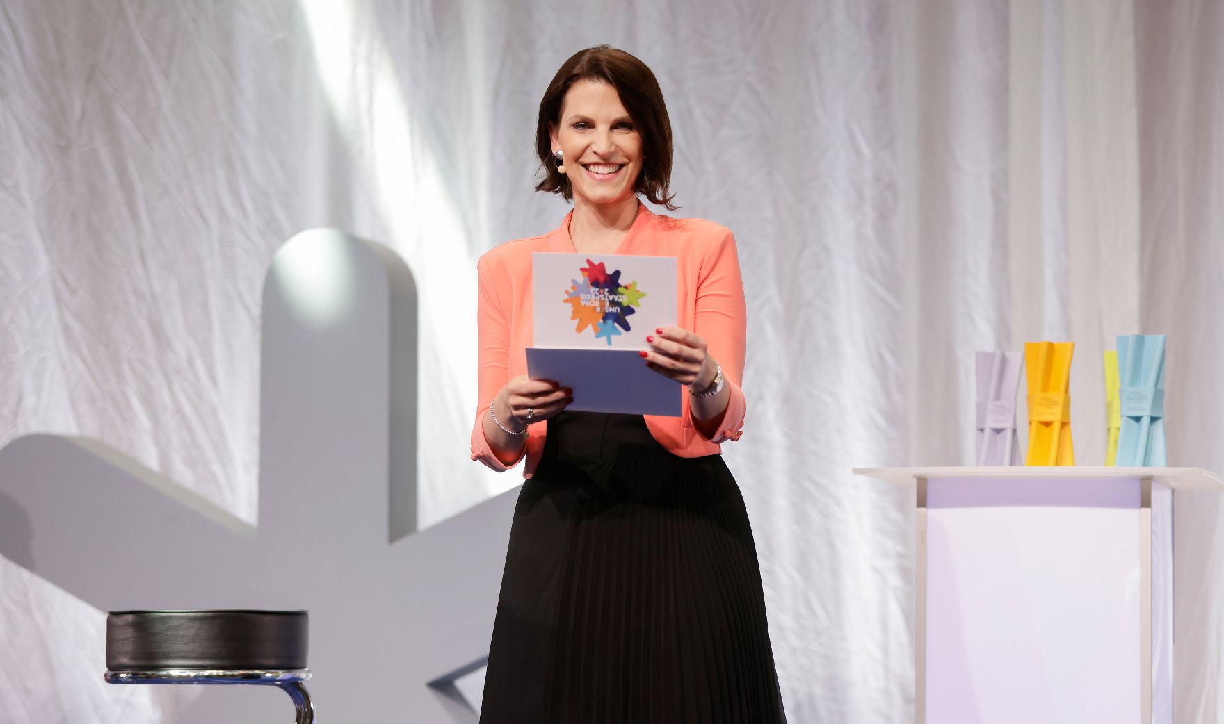 Am 14. Juni 2022 überreichte Bundesministerin Karoline Edtstadler (im Bild) den Europa-Staatspreis 2022 in 5 Kategorien.
