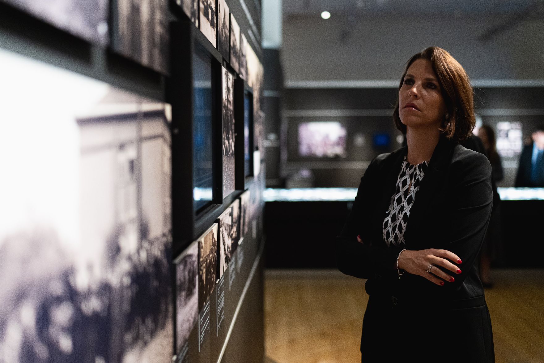 Am 13. September 2022 setzte Bundesministerin Karoline Edtstadler (im Bild) ihren mehrtägigen Arbeitsbesuch nach Israel fort. Im Bild beim Besuch des „Yad Vashem - The World Holocaust Remembrance Center“.